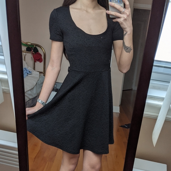 Black skater dress - Picture 1 of 5